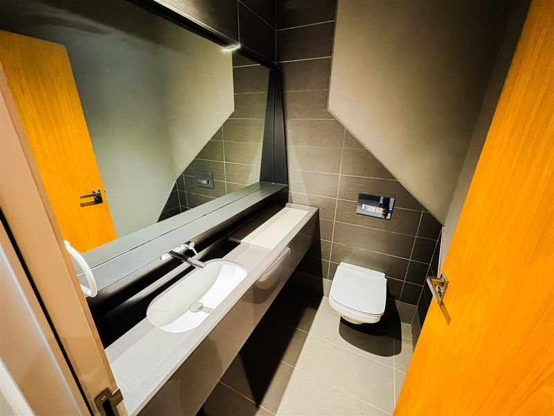 217m2 office space to let in Rosebank - Photo 9