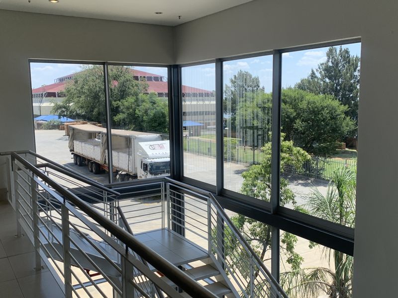 Warehouse to let in Tunney - Photo 9