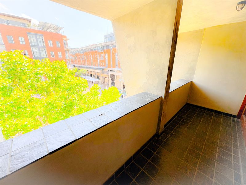 241m2 office space to let in Melrose Arch - Photo 8