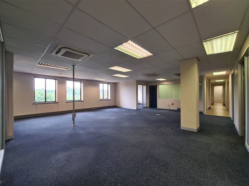 304m2 Modern Open Plan Office to Let in The Pivot - Photo 9