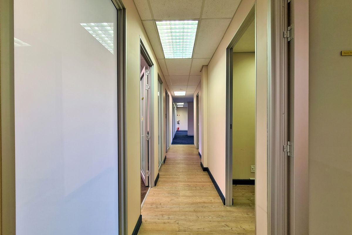 304m2 Modern Open Plan Office to Let in The Pivot - Photo 2