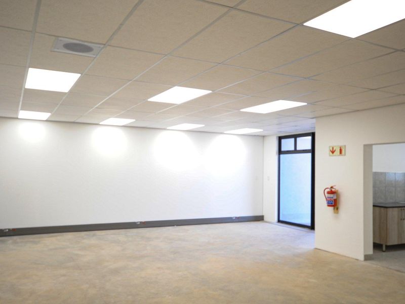 Secure, High-Visibility Industrial Estate with Immediate R21 Route Access - Photo 10