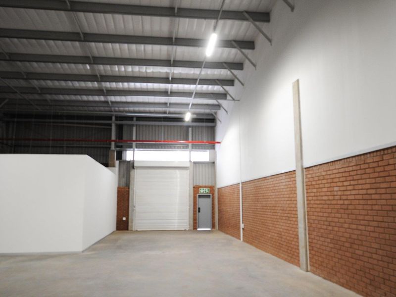 Secure, High-Visibility Industrial Estate with Immediate R21 Route Access - Photo 8