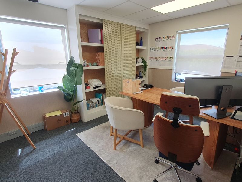 A GRADE OFFICE | TO LET | GREENFORD OFFICE ESTATE - Photo 8