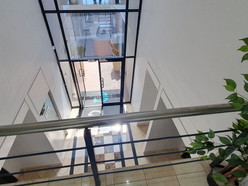 A GRADE OFFICE | TO LET | GREENFORD OFFICE ESTATE - Photo 10