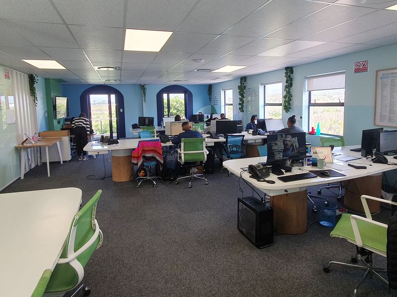 A-GRADE OFFICE | TO LET | GREENFORD OFFICE ESTATE - Photo 7