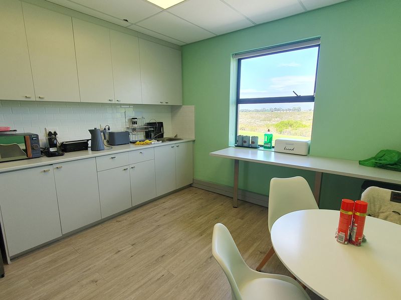 A-GRADE OFFICE | TO LET | GREENFORD OFFICE ESTATE - Photo 8