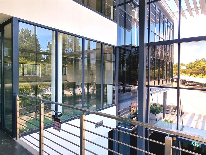 Office space to let on 1st floor in Woodmead North - Photo 10