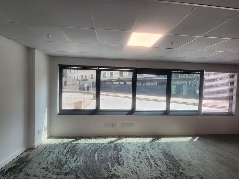 Offices to let in Sandown, Sandton - Photo 7