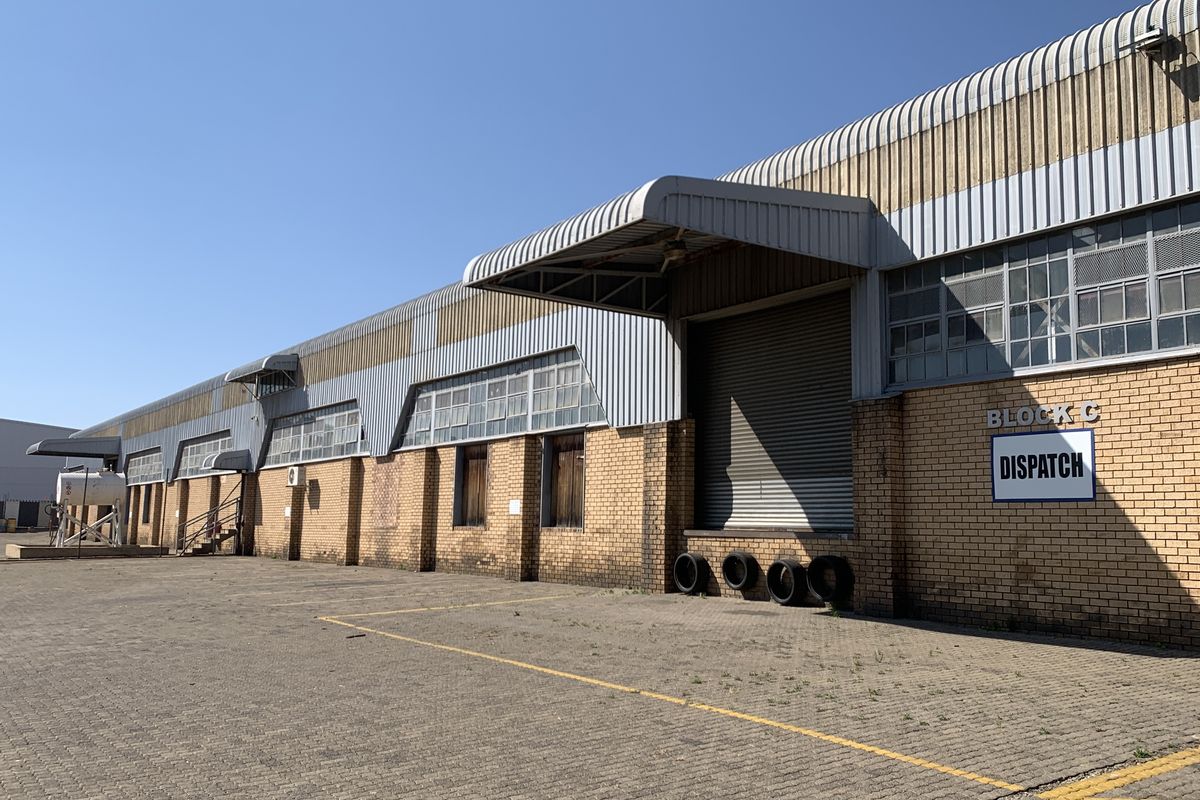 Warehouse to let in Meadowdale - Photo 3