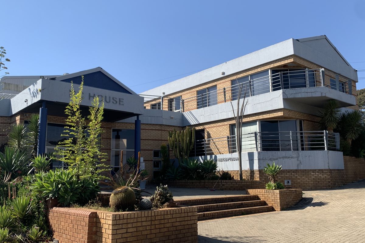 Warehouse to let in Meadowdale - Photo 5