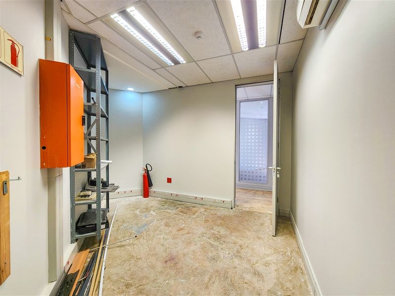 517m2 Office to Let in Constantia Office Park - Photo 9
