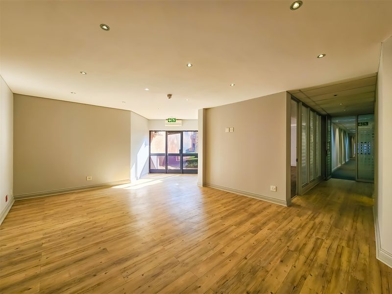 517m2 Office to Let in Constantia Office Park - Photo 6