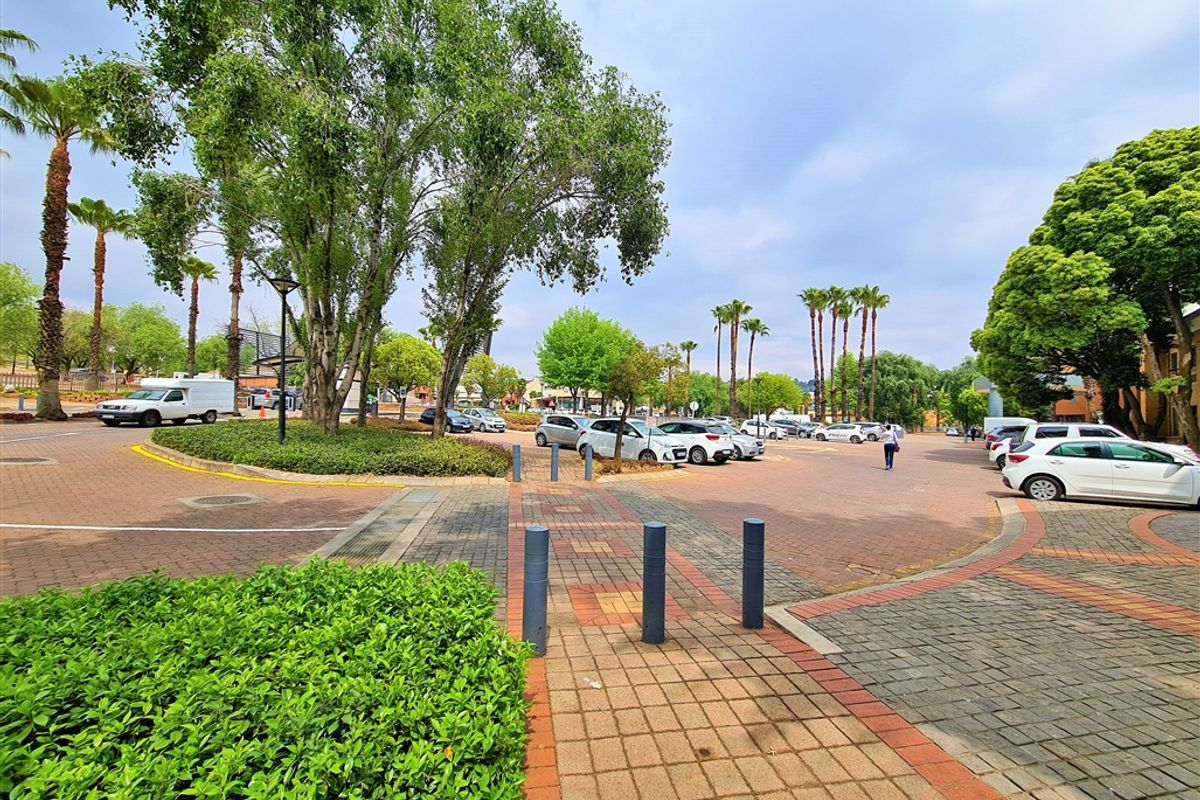 517m2 Office to Let in Constantia Office Park - Photo 3