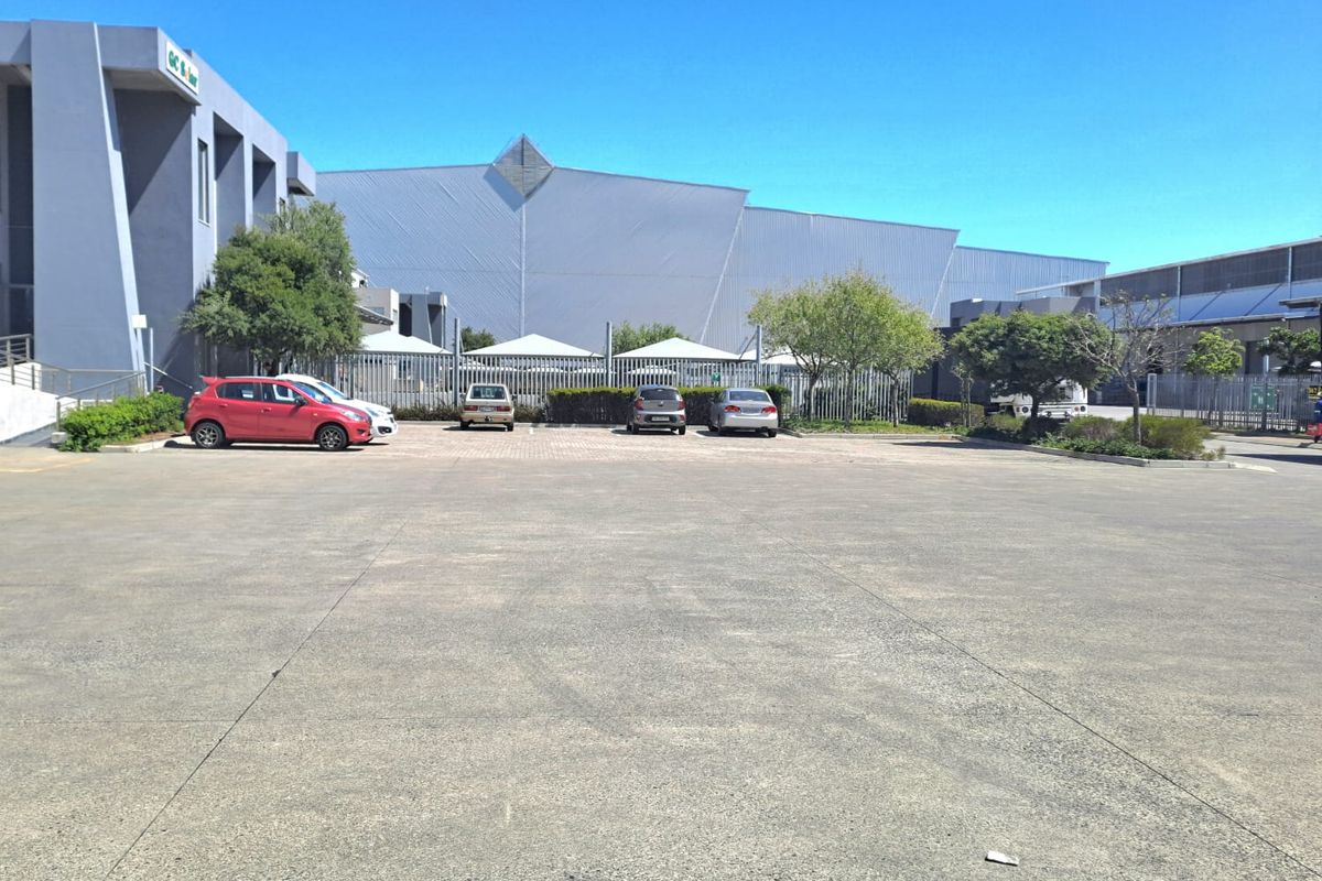 2823m2 Industrial Warehouse to Let in Montague Gardens - Photo 4