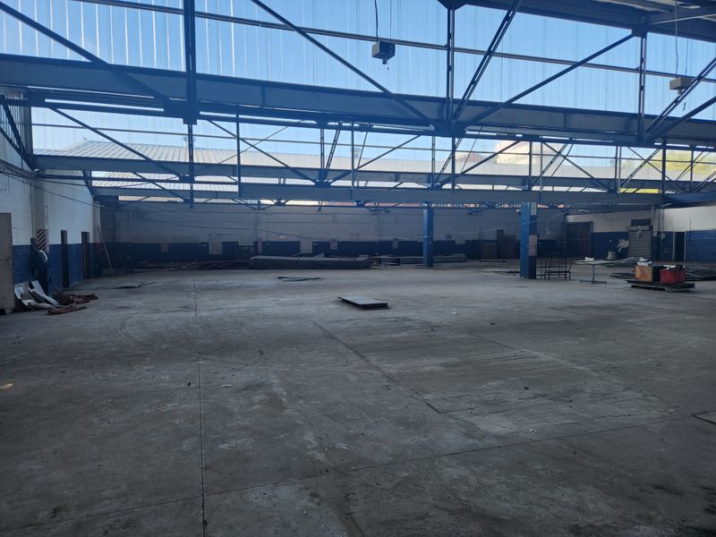 LARGE RETAIL SPACE | TO LET | CLAREMONT - Photo 7