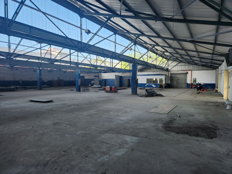 LARGE RETAIL SPACE | TO LET | CLAREMONT - Photo 6