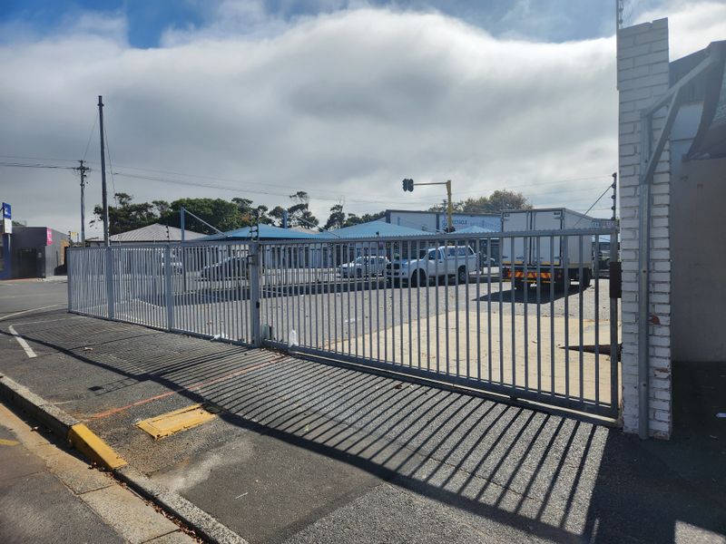 LARGE RETAIL SPACE | TO LET | CLAREMONT - Photo 5