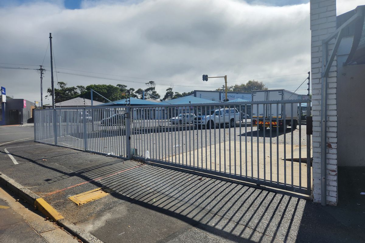 LARGE RETAIL SPACE | TO LET | CLAREMONT - Photo 5