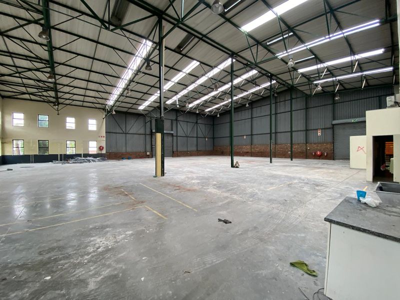 Modern Industrial Unit To Let in Alphen Square West, Randjespark, Midrand - Photo 7
