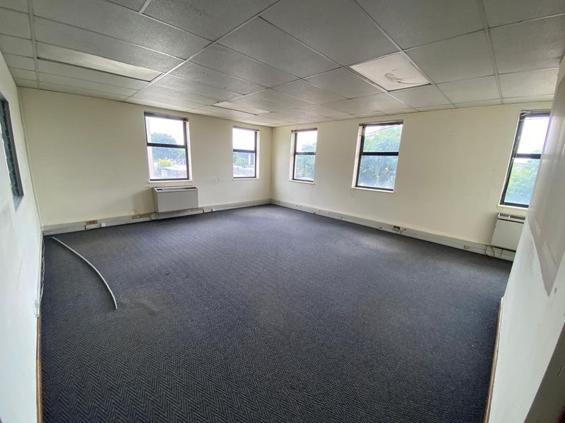 Modern Industrial Unit To Let in Alphen Square West, Randjespark, Midrand - Photo 4