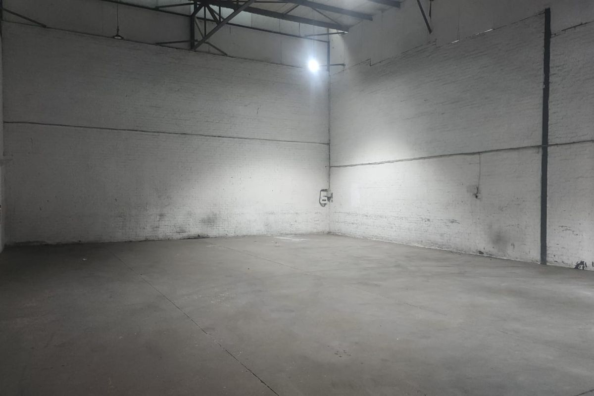 Warehouse To Let in Riverside – Ideal for Light Industrial Use - Photo 3