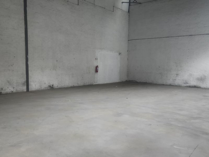 Warehouse To Let in Riverside – Ideal for Light Industrial Use - Photo 5