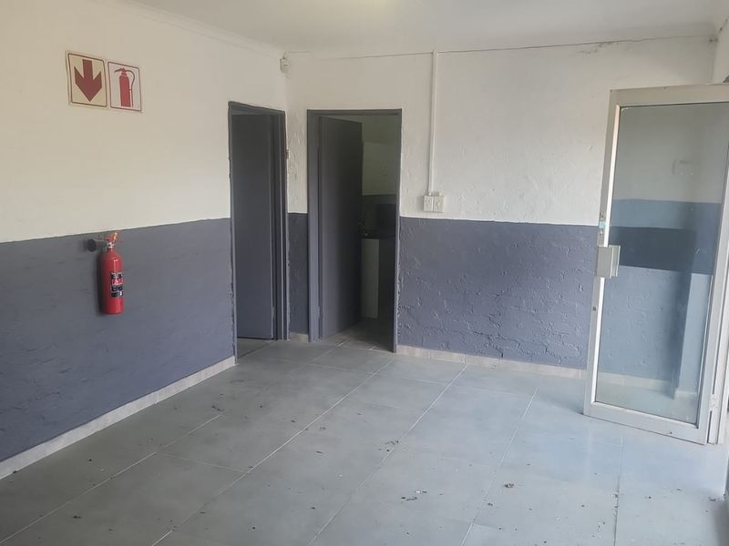 Warehouse To Let in Riverside – Ideal for Light Industrial Use - Photo 6