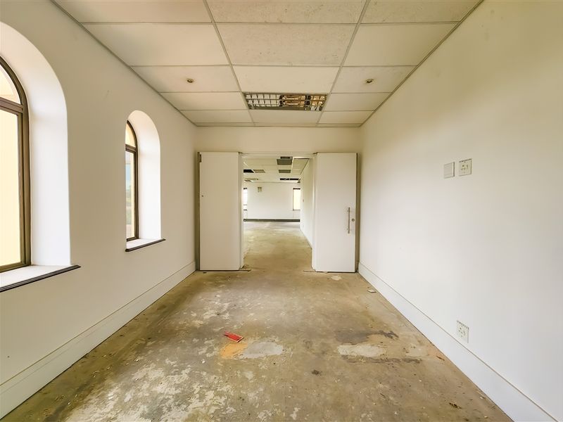 124m2 Office to Let in The Pivot - Photo 6