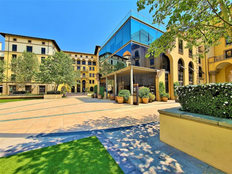 124m2 Office to Let in The Pivot - Photo 2