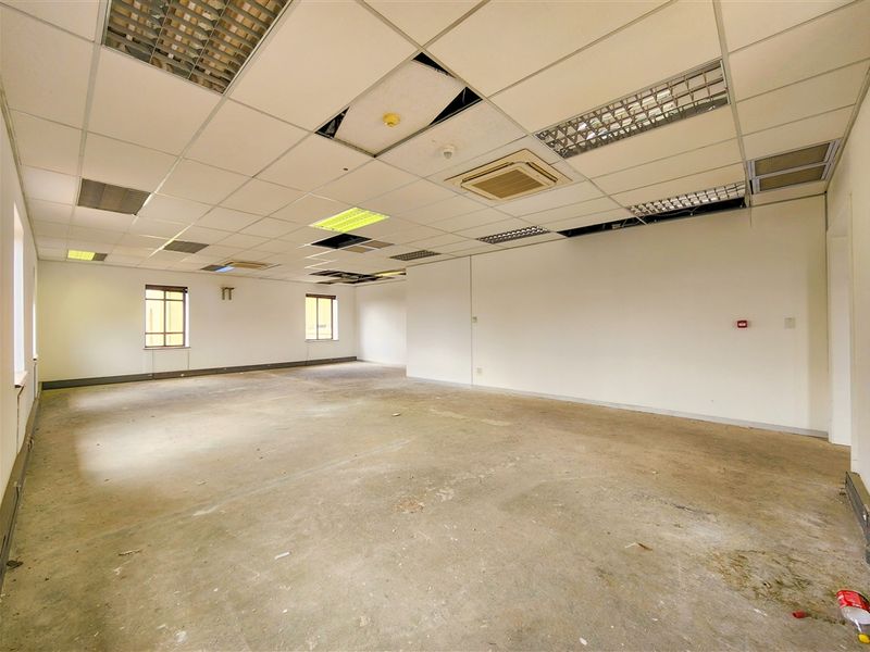 124m2 Office to Let in The Pivot - Photo 8