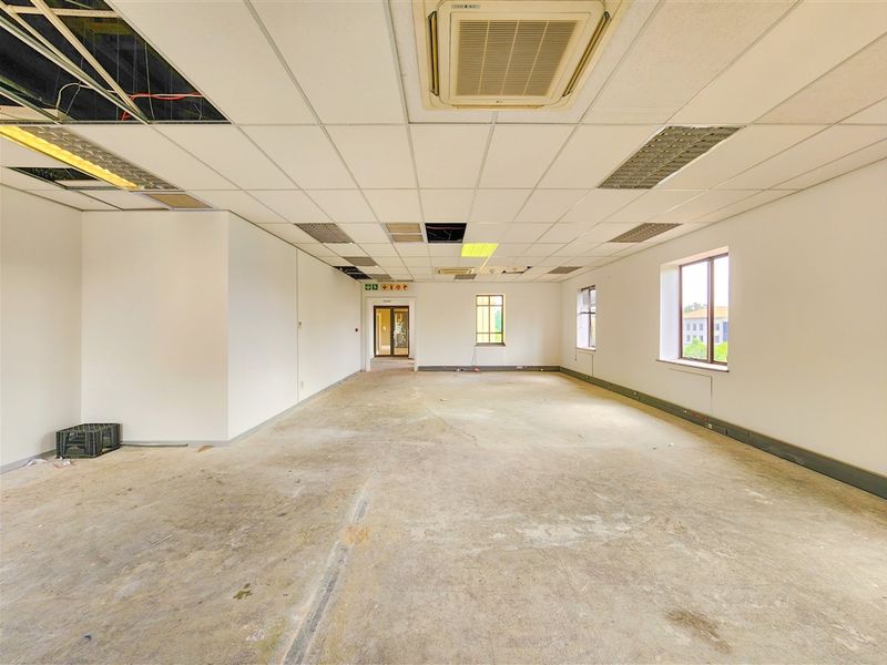 124m2 Office to Let in The Pivot - Photo 10