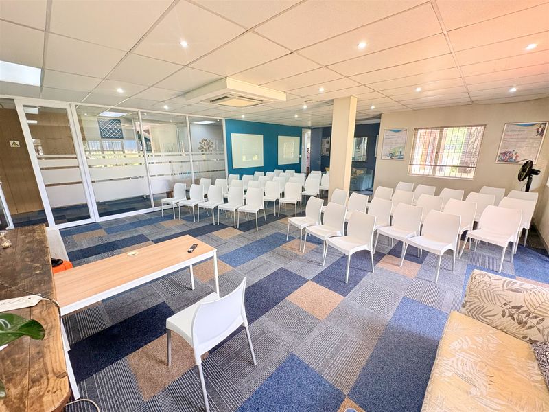 Office building to let in Bedfordview - Photo 7