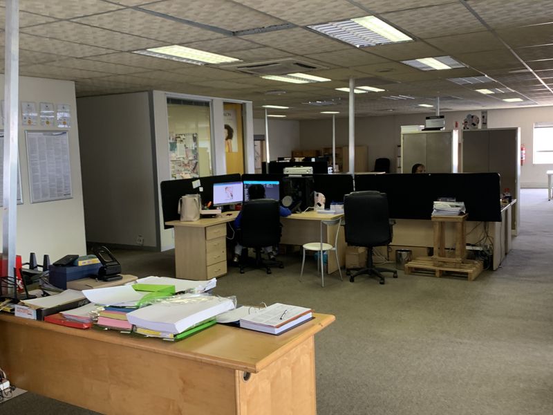 Warehouse to let in Linbro Park - Photo 7