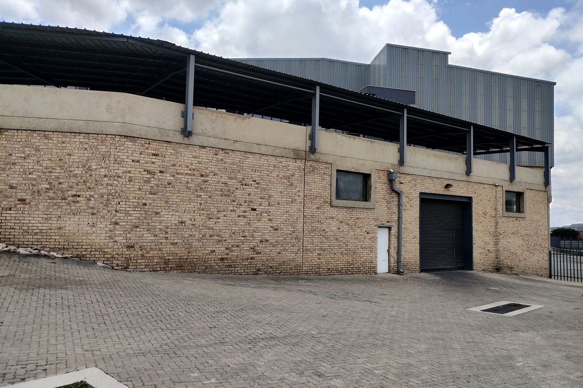 7625m2  Warehouse  - TO LEASE - Photo 5