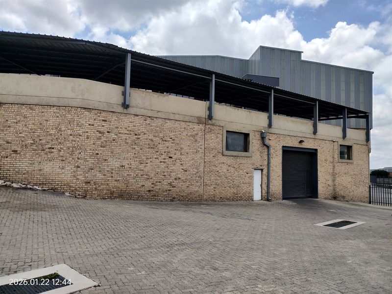 7625m2  Modern Warehouse  - TO LEASE in North Riding - Photo 5