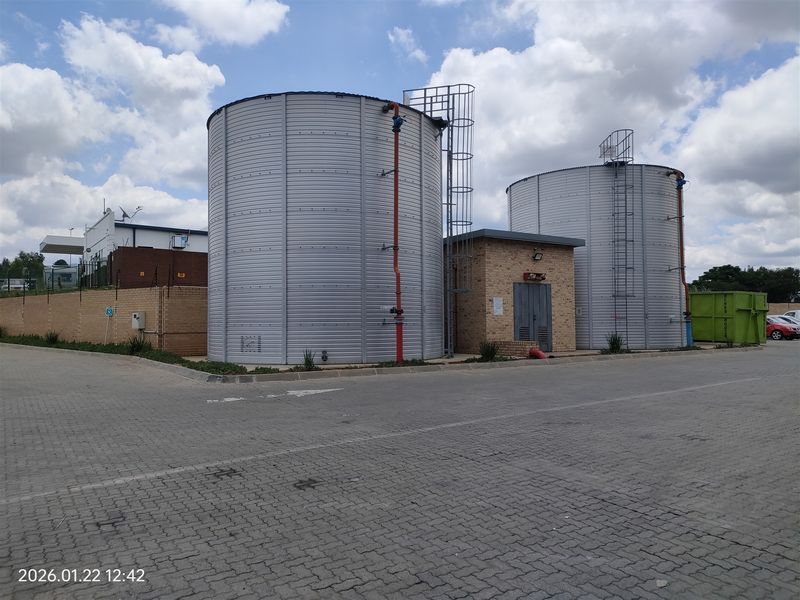 7625m2  Modern Warehouse  - TO LEASE in North Riding - Photo 6