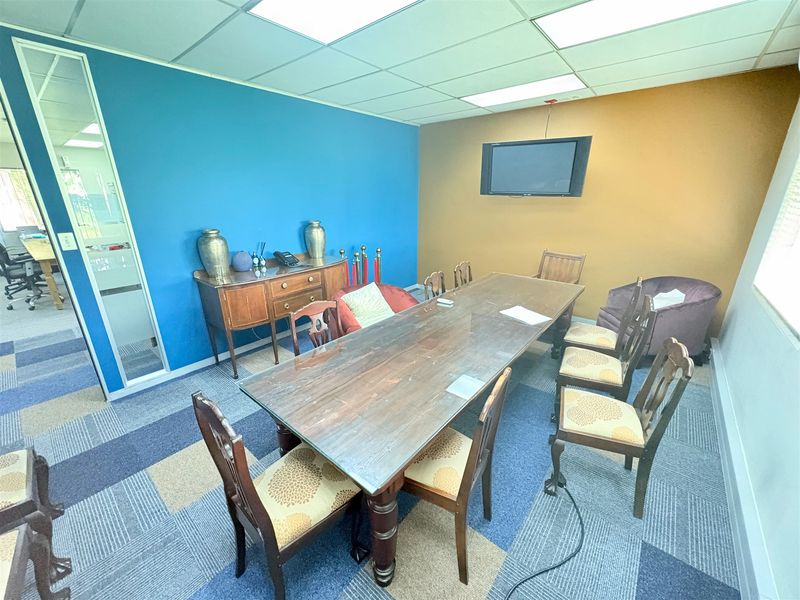 830m2 office building for sale in Bedfordview - Photo 8