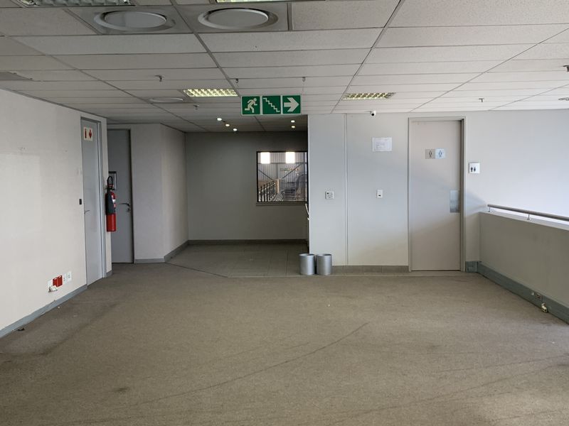 Warehouse to let in Linbro Park - Photo 4