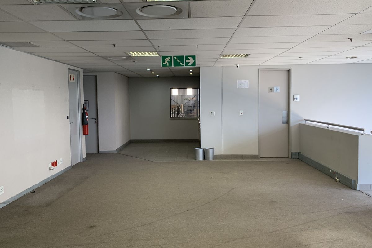 Warehouse to let in Linbro Park - Photo 4