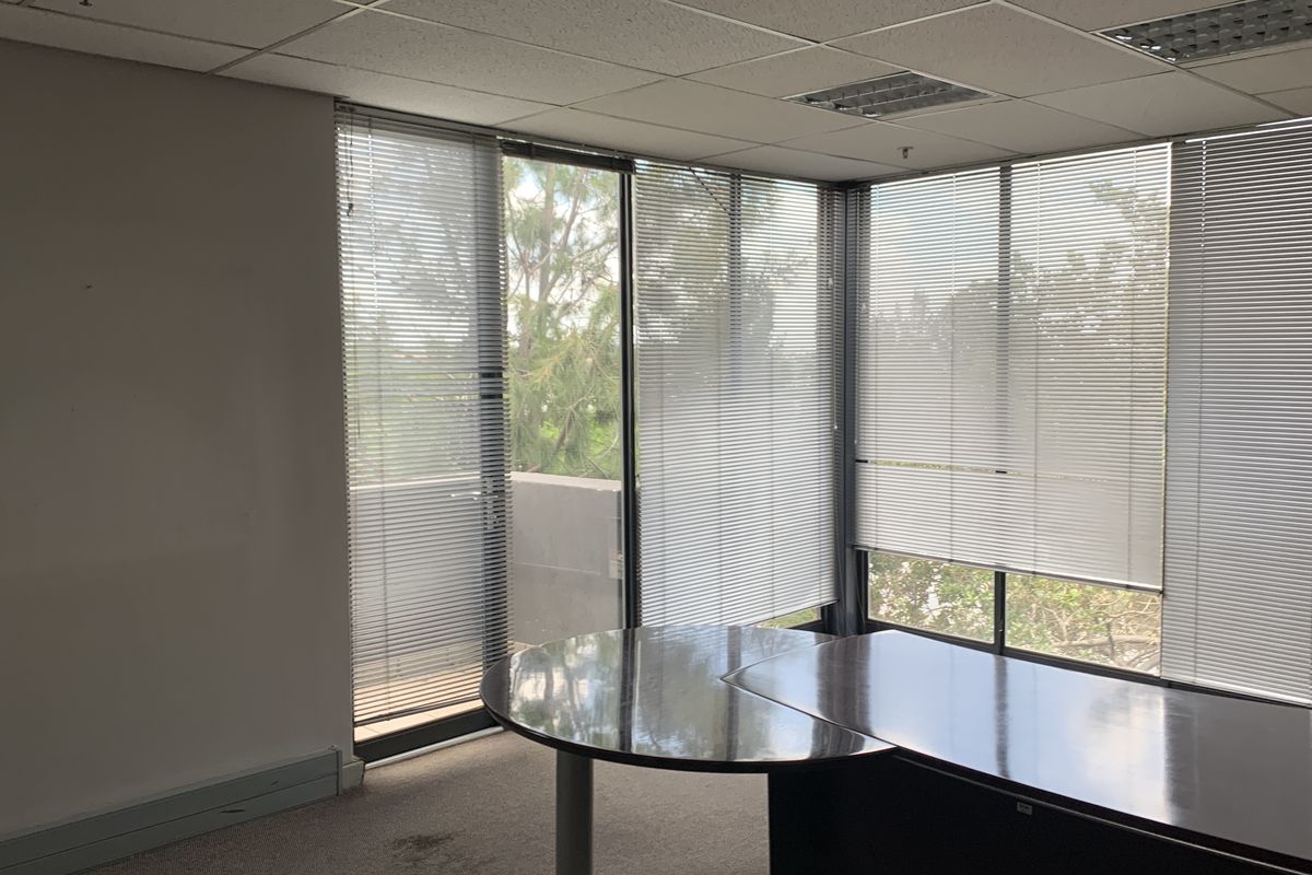 Warehouse to let in Linbro Park - Photo 5