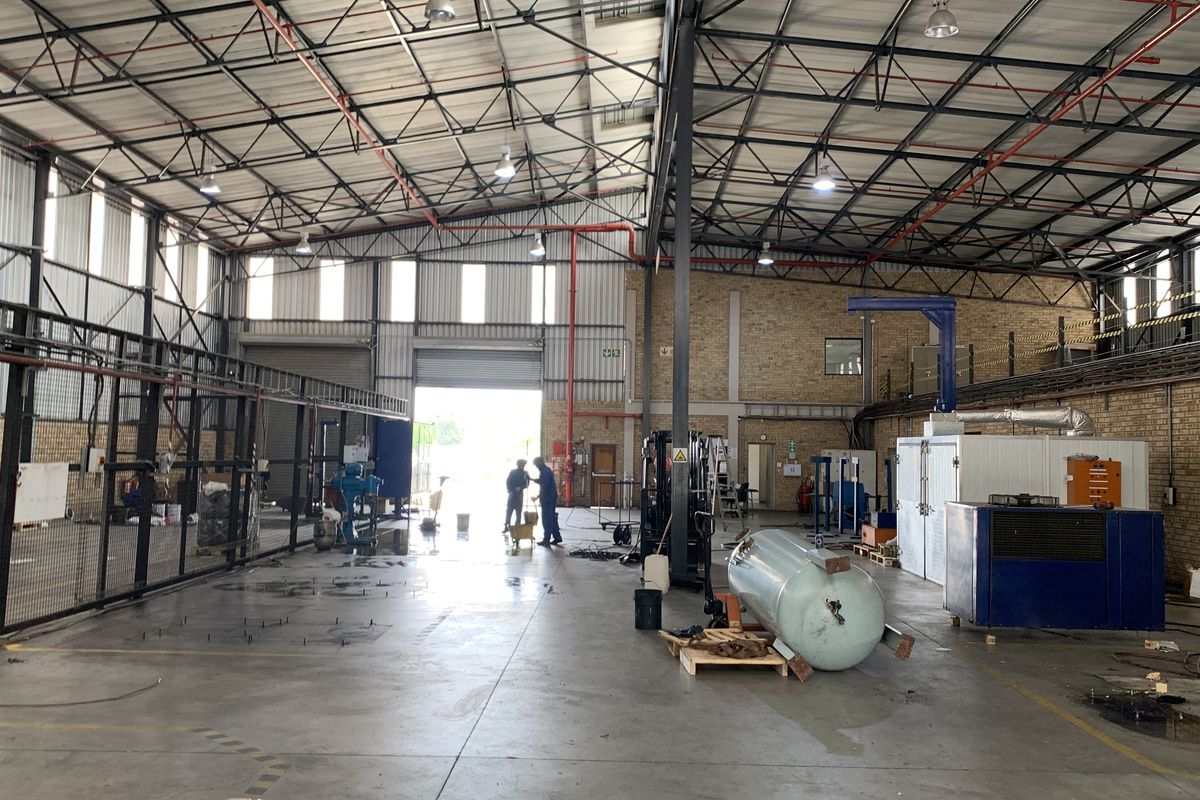 Warehouse to let in Linbro Park - Photo 3