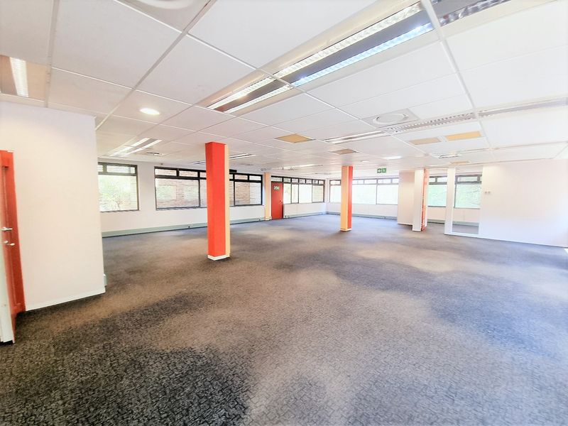 Freestanding Office Building to let in Healthcare Park - Photo 3