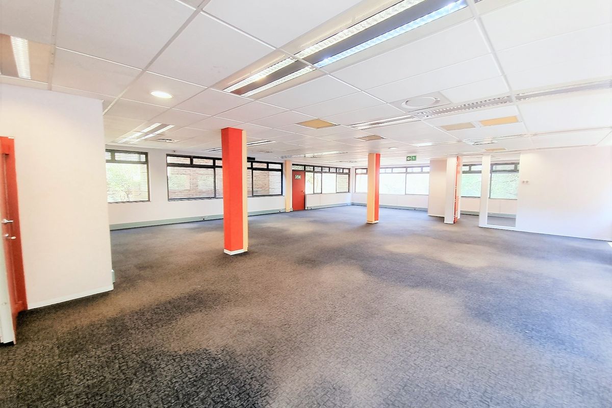 Freestanding Office Building to let in Healthcare Park - Photo 3