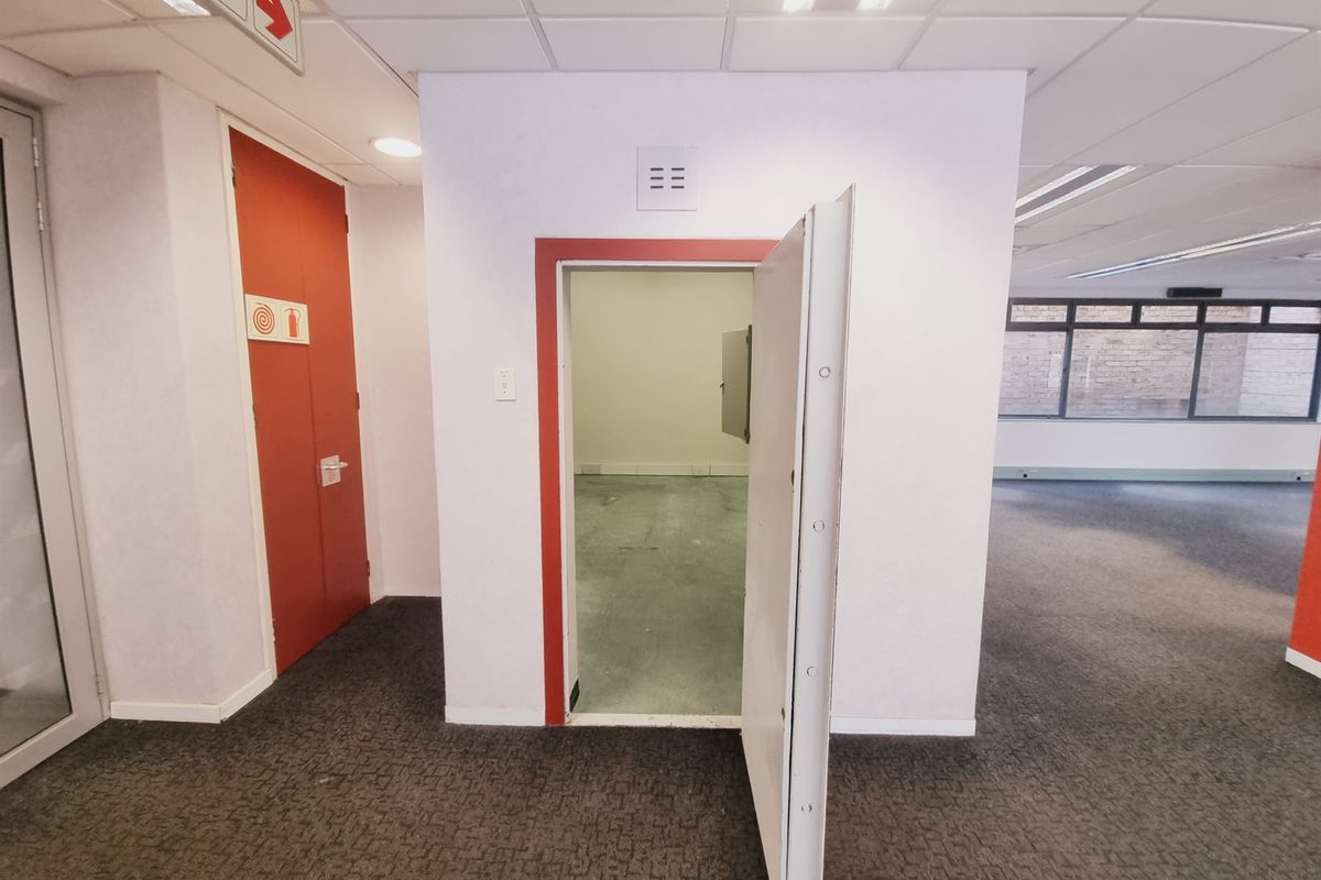 Freestanding Office Building to let in Healthcare Park - Photo 5
