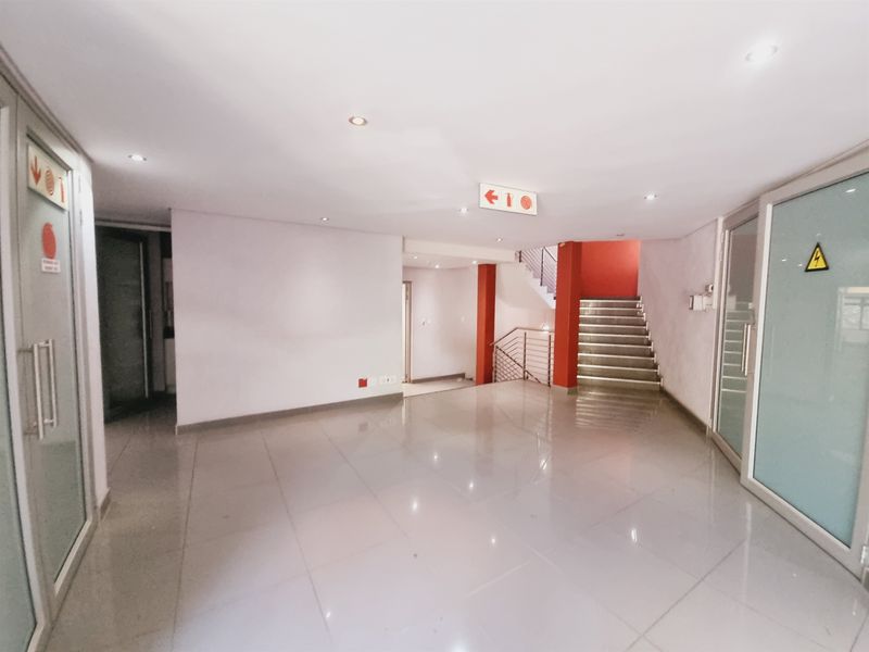 Freestanding Office Building to let in Healthcare Park - Photo 2