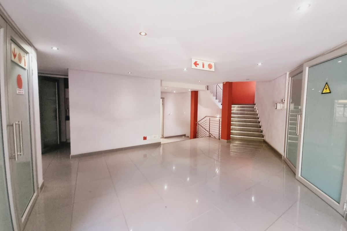 Freestanding Office Building to let in Healthcare Park - Photo 2