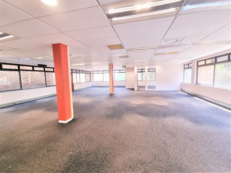 Freestanding Office Building to let in Healthcare Park - Photo 4