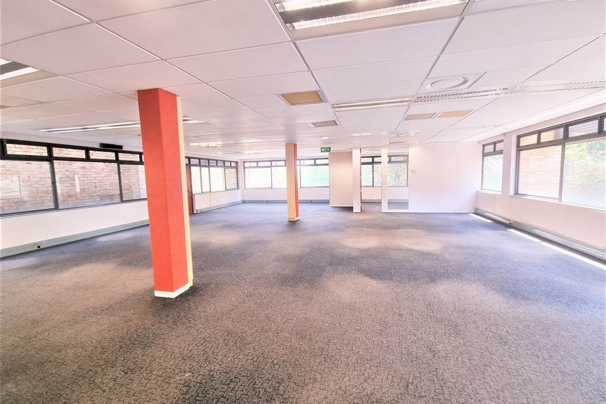 Freestanding Office Building to let in Healthcare Park - Photo 4