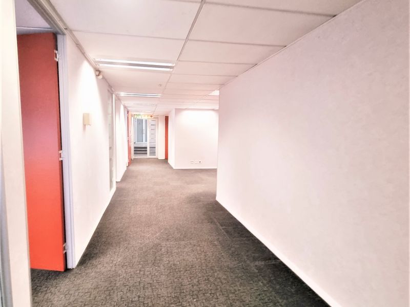 Freestanding Office Building to let in Healthcare Park - Photo 10
